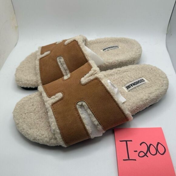 CUSHIONAIRE Women's Cuddle Fur Faux Shearling lined slide sandal +Memory Foam 8. - Picture 3 of 7